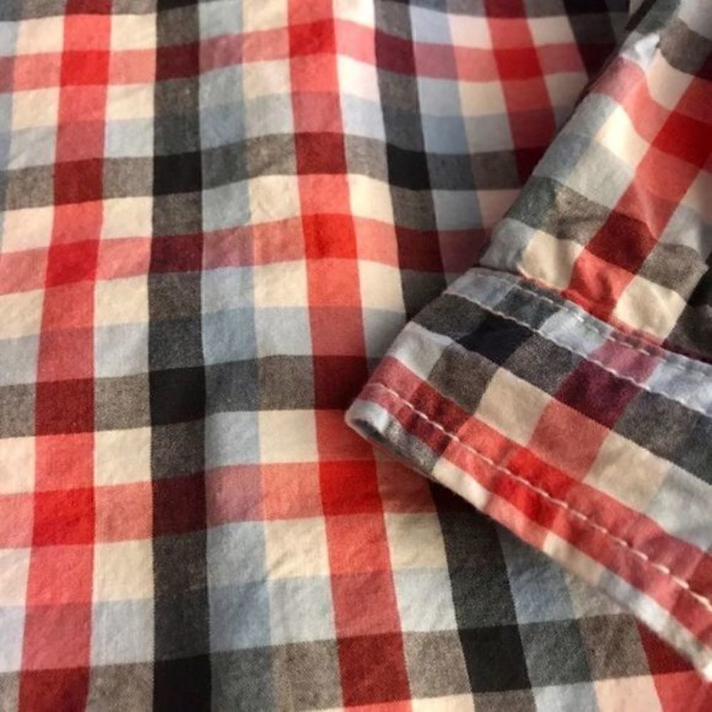 Oshkosh boy button down size 9months - Picture 4 of 4